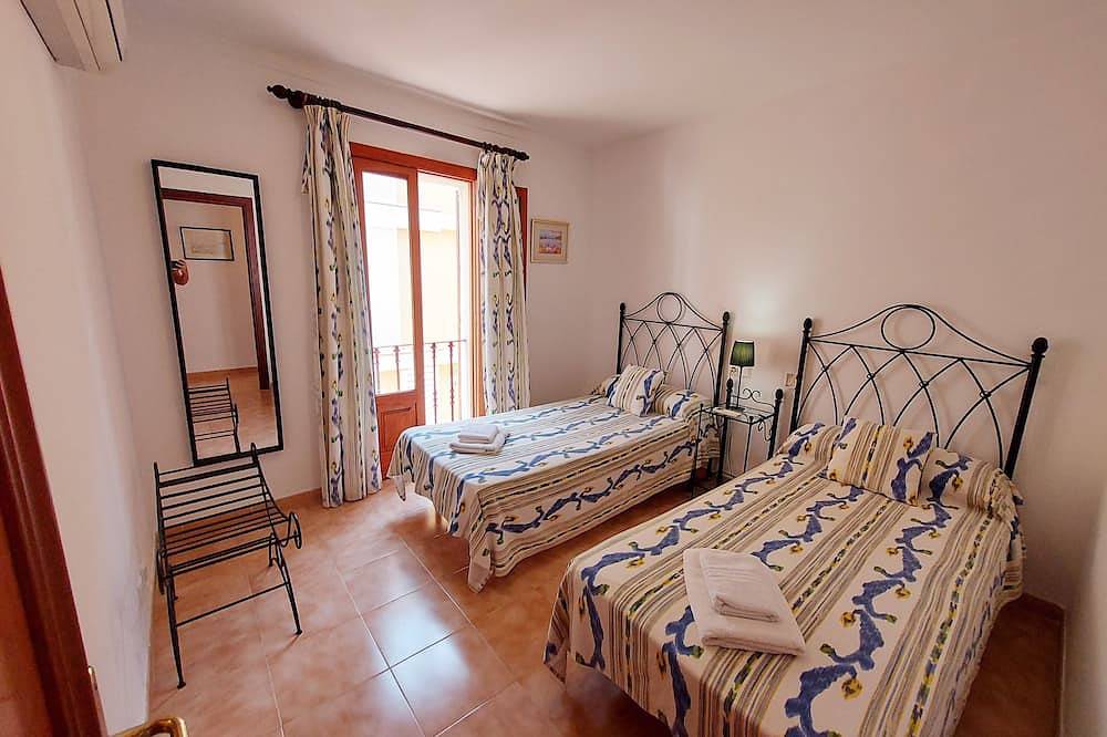 Apartamento entero, Voramar 85 1º Izq Apartamento de 2 dormitorios, 2 baños, vistas al mar, Wifi, aire acondicionado in Puerto de Pollensa, Pollença