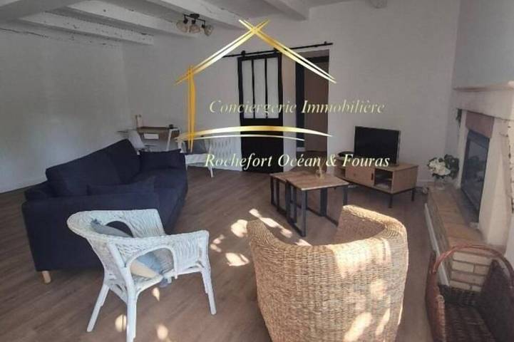 Location de vacances pour 8 personnes, avec balcon à Breuil-Magné