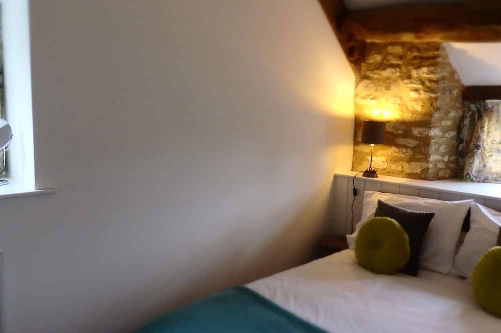 Cotswold Cottage - The Cottage - in the centre of Burford in Burford, Oxfordshire