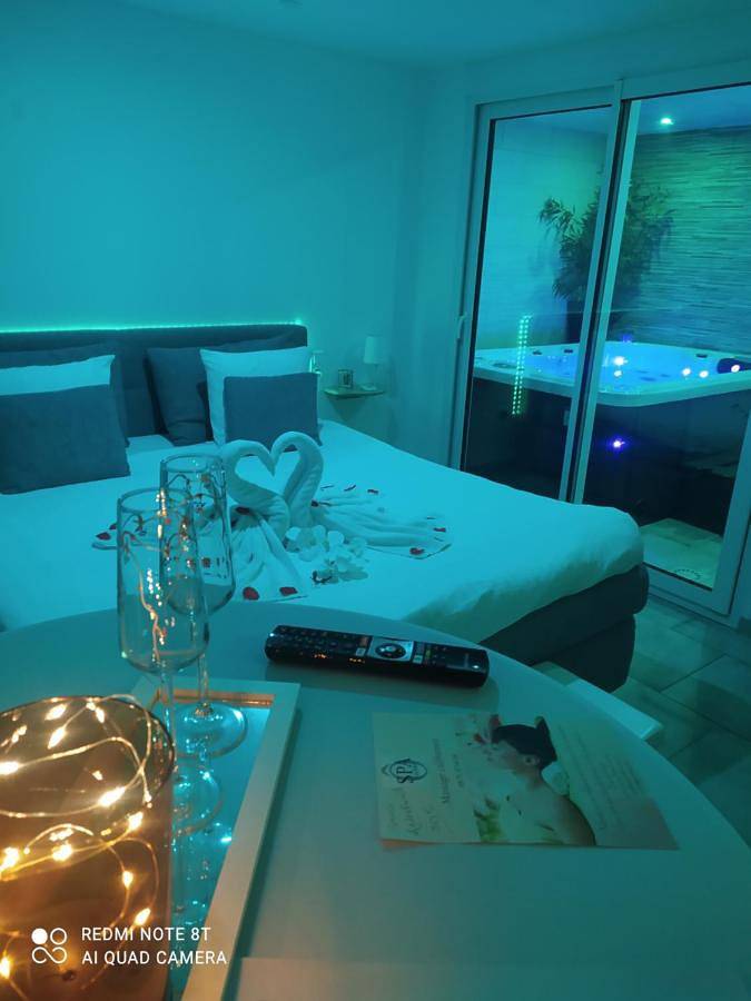 Chambre d’hôte pour 2 personnes, avec Jacuzzi ainsi que Terrasse et Jardin à Caudry