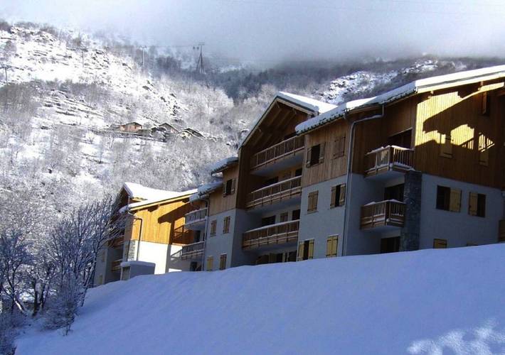 Cottage pour 4 personnes, avec vue et piscine ainsi que terrasse et sauna, animaux acceptés à Orelle