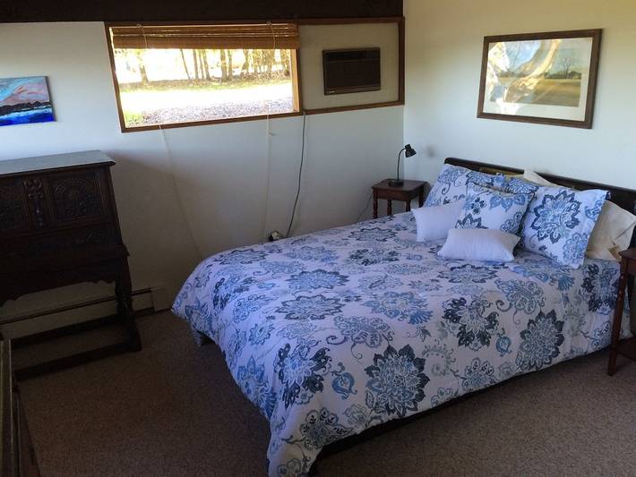 Vacation rental for 8 people, with yard in Lake Champlain