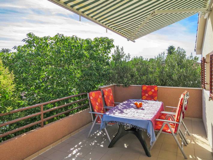 Ferienwohnung für 5 Personen, mit Garten und Balkon in Grad Šibenik - 2