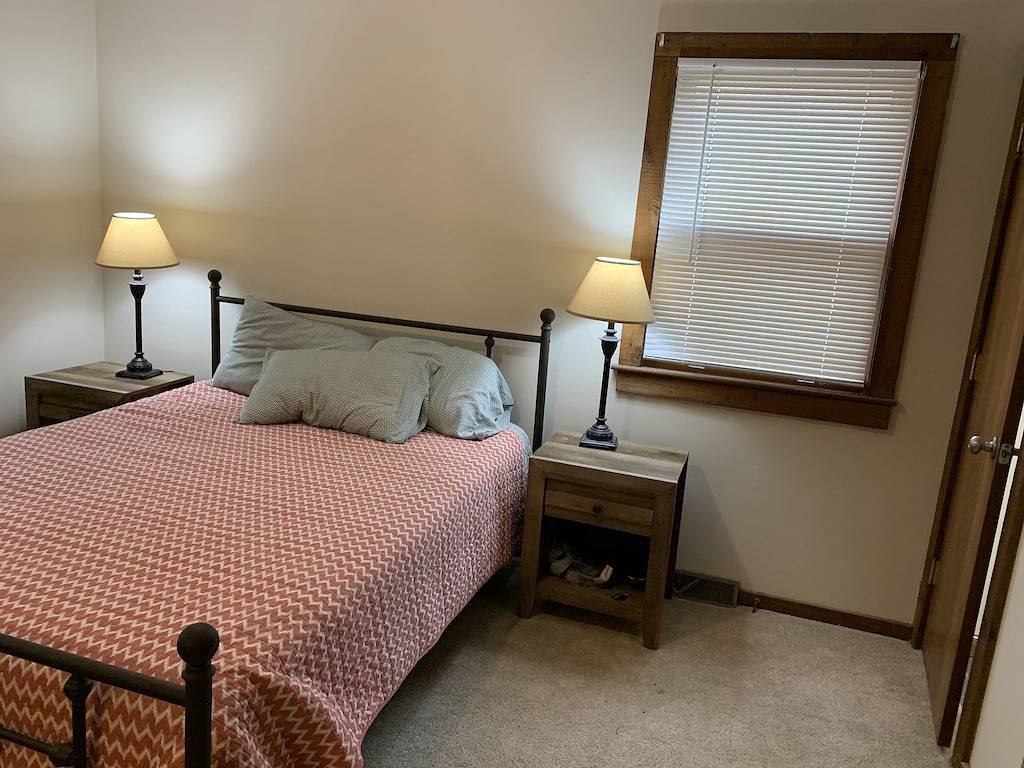 Cozy Cabin with private Hot Tub! in Blue Ridge Parkway, Wintergreen