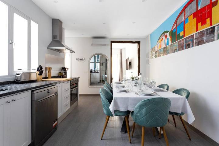 Pousada para 16 pessoas, com vista e varanda em Madrid