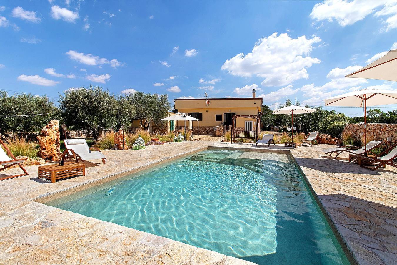 Villa Mario Pool and Relax: Piscina Privata e 6.000 mq di Giardino in Puglia in Mottola, Provincia di Taranto