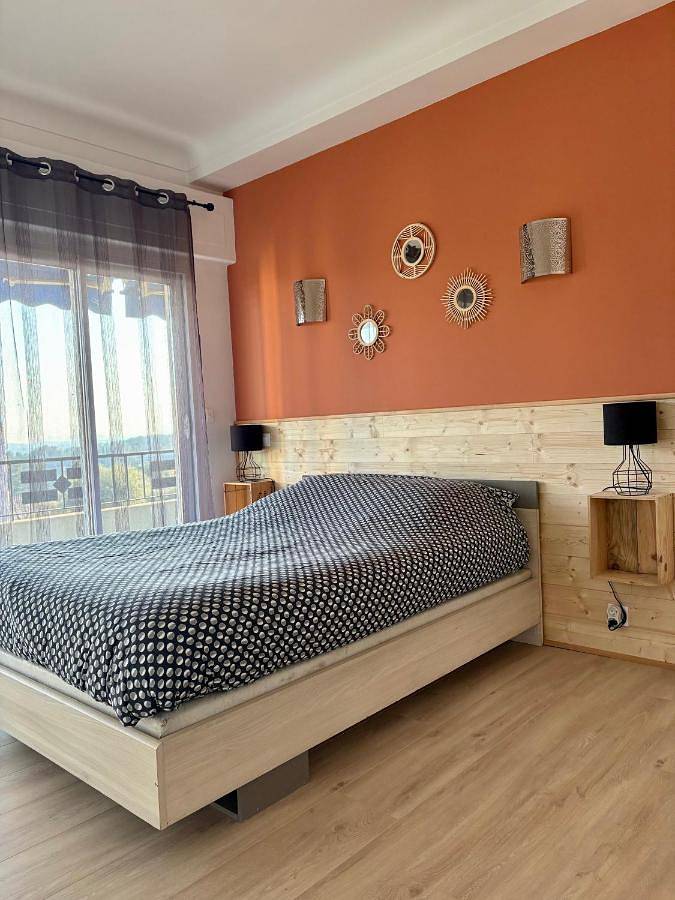 Appartement entier, Vence T3 vue mer grande terrasse in Vence, Côte méditerranéenne (France)