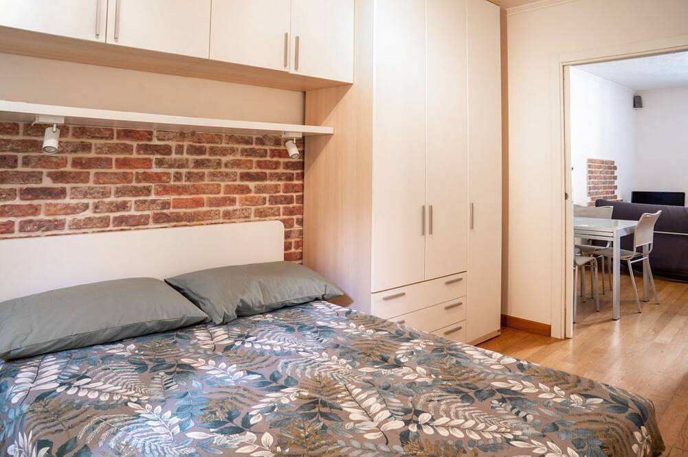Ganze Wohnung, Comfortable 42 sqm apartment, able to accommodate up to 4 people, located on the ground floor of a building.The property is located a stone's throw from the historic center of Ravenna, in a quiet, residential area full of services. With a short walk you in Ravenna, Ravenna Provinz