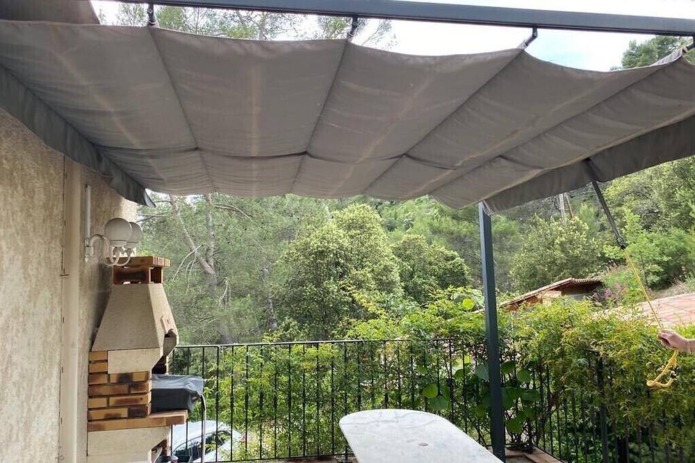 Geheel appartement, Hugo's Garriga with its terrace and private access to Lake Esparron de Verdon in Esparron-de-Verdon, Regionaal natuurpark van de Verdon