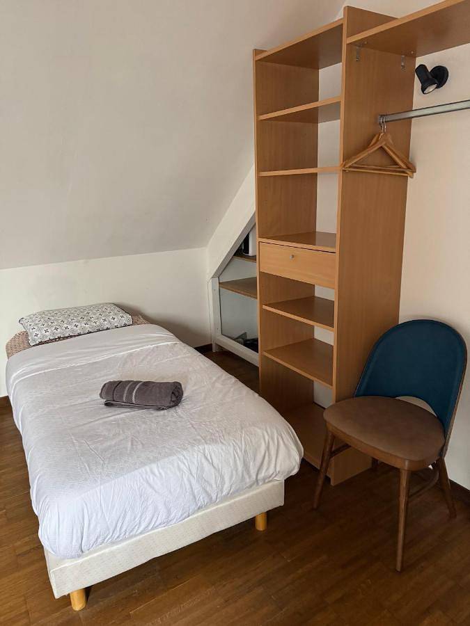 "Rêves de Gamins", Chambre de droite, 4 couchages dans gîte de campagne "La Camusière", proche du Pôle Européen et du circuit des 24h in Champagné (Sarthe), Sarthe