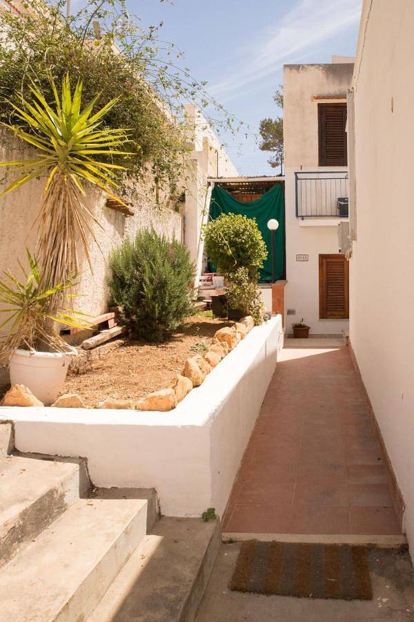 Appartamento intero, Two-Bedroom Apartment in Levanzo