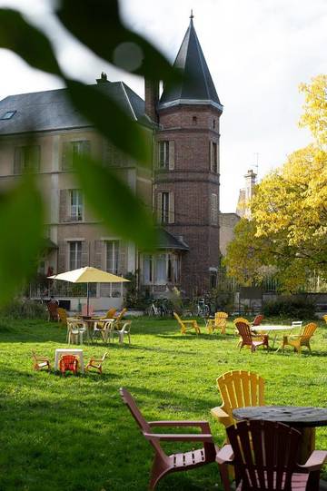 Gîte pour 2 personnes, avec vue et jardin à Nemours