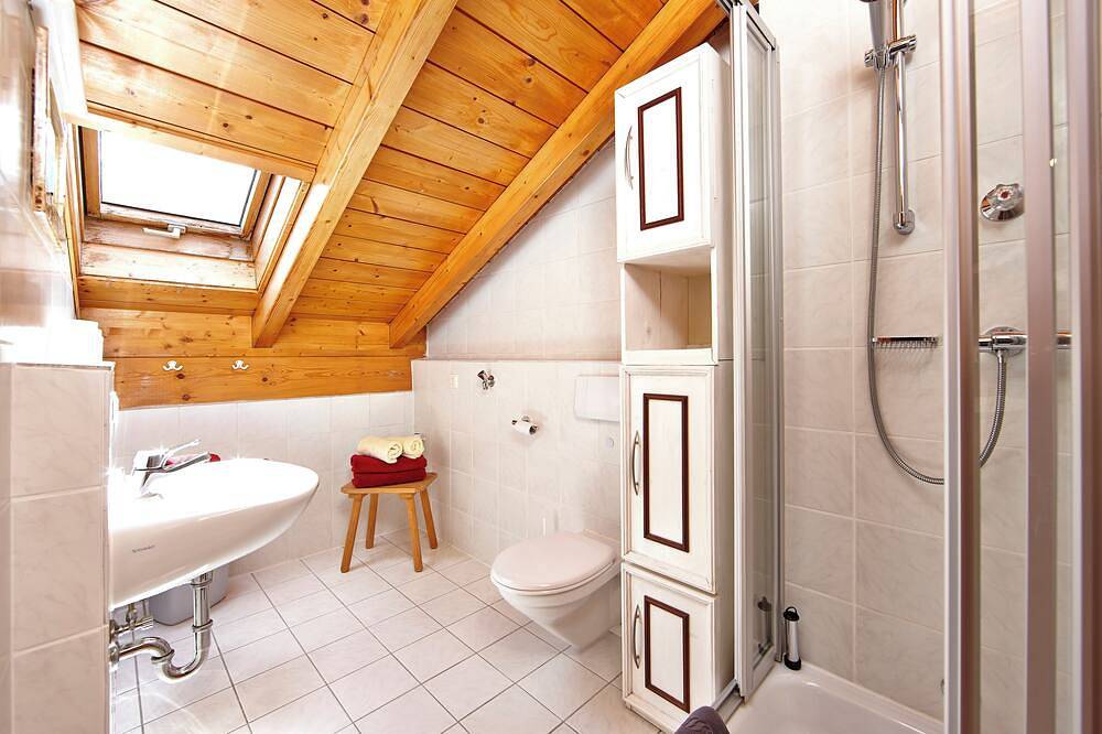 Ganze Wohnung, Gemütliche Ferienwohnung in der Nähe von Garmisch-Partenkirchen. in Oberau, Bayerische Alpen