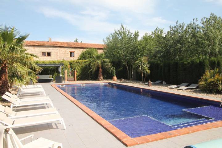 Casa de huéspedes para 4 personas, con jardín además de terraza y piscina, Se admiten mascotas - 1