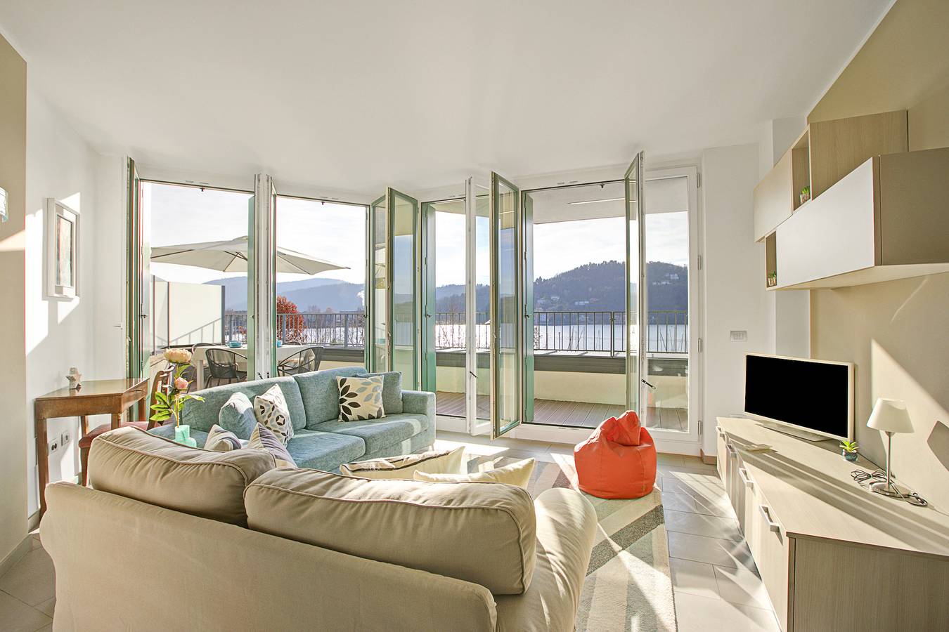 Ganze Wohnung, Sogno Sul Lago Lake Front in Laveno, Laveno-Mombello