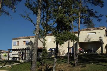 Location de vacances pour 5 personnes, avec jardin et piscine à Salavas