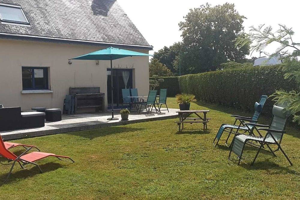 Quiet family home near Quiberon Bay and the Gulf of Morbihan in Crach, Côte des Mégalithes