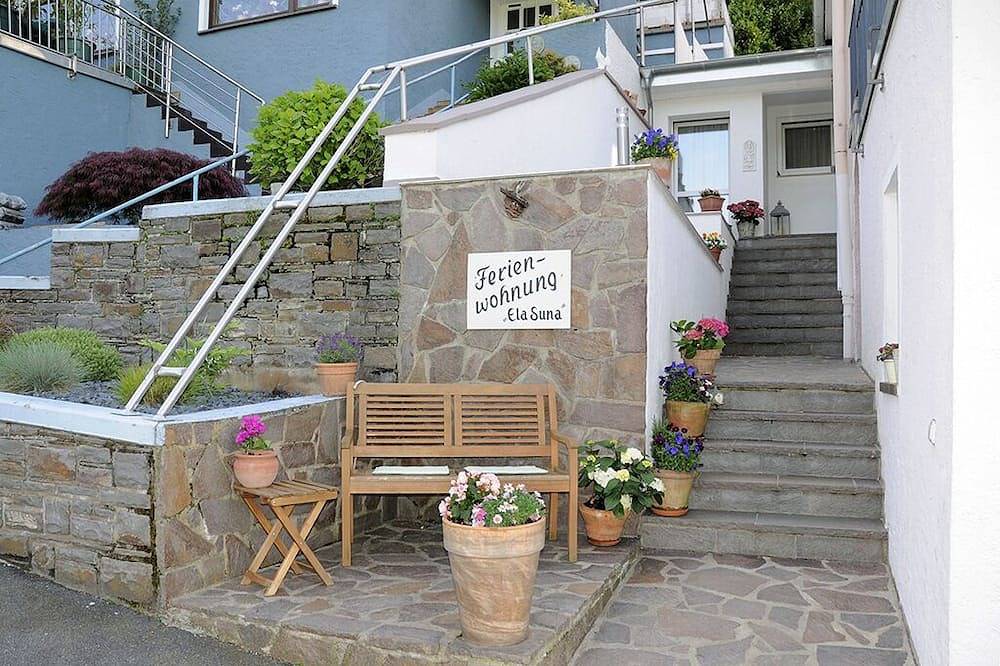 Ganze Wohnung, Fewo am Waldrand mit Terrasse nahe den Weinbergen ! \"Rheinsteig\" in Assmanshausen, Rüdesheim am Rhein