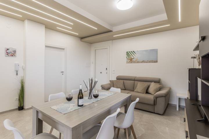 Entire apartment, Apartment 'Naxos Sea View' with Sea View, Wi-Fi and Air Conditioning in Recanati (Sicily), Giardini-Naxos
