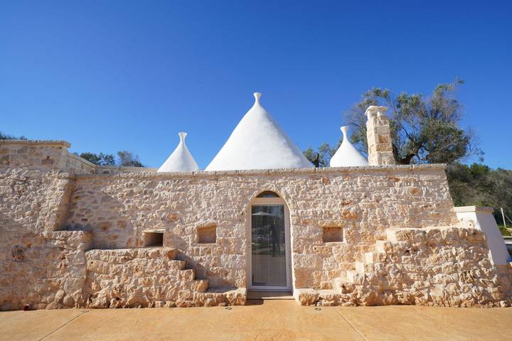 Trullo per 7 persone, con giardino a San Michele Salentino