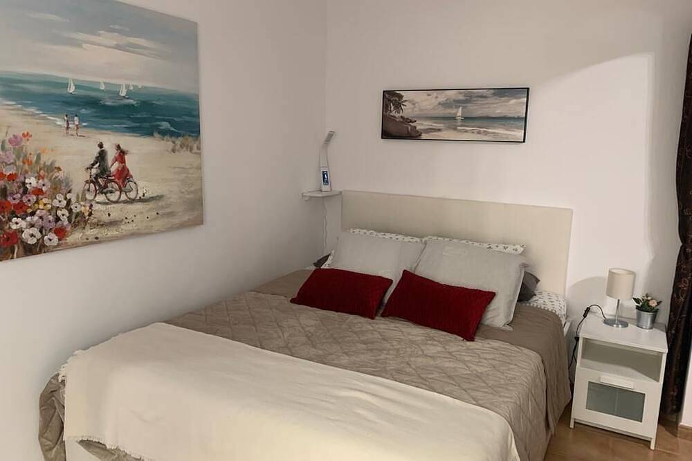 Hel lejlighed, Barceloneta Brand New Apartment A Few Meters From Playa San Miguel in Barcelona Centre, Barcelona