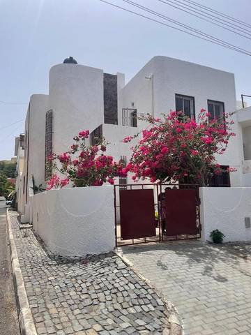 Chambre d’hôte pour 2 personnes, avec terrasse ainsi que vue et jardin dans Praia