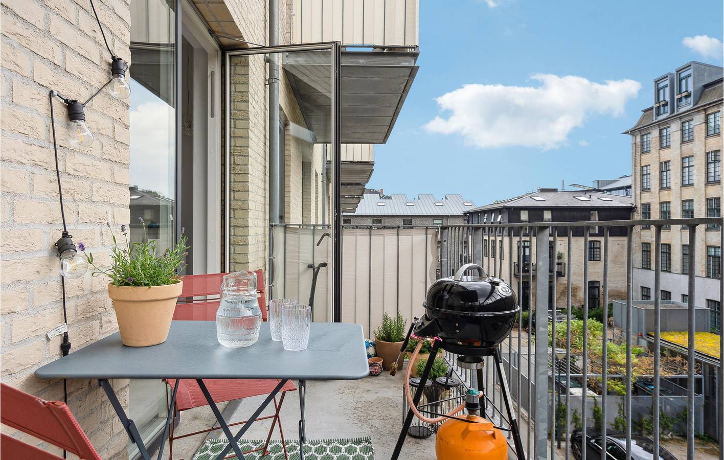 Entire holiday apartment, Holiday apartment for 6 people with terrace in Frederiksberg, Copenhagen