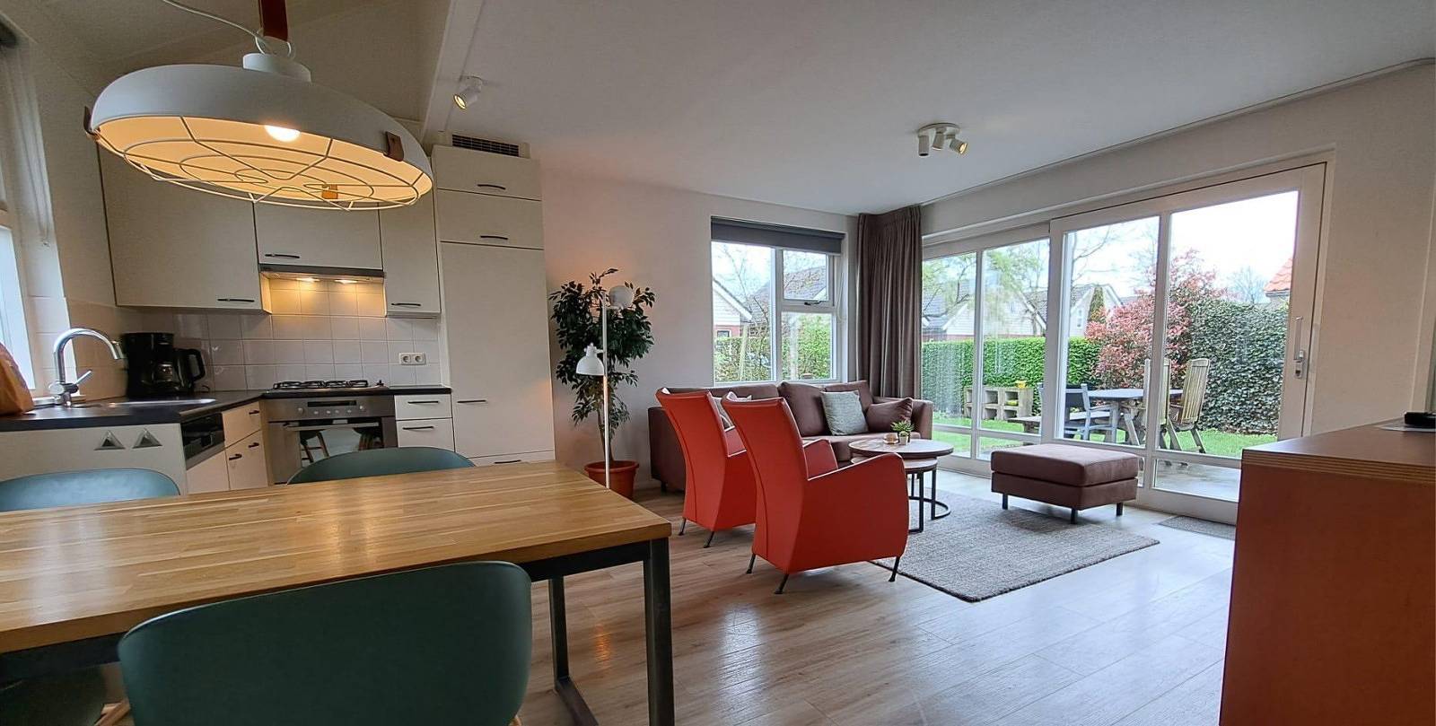 Freistehendes Ferienwohnung für 5 Personen auf Ferienpark in Roelofarendsveen! in Roelofarendsveen, Groene Hart