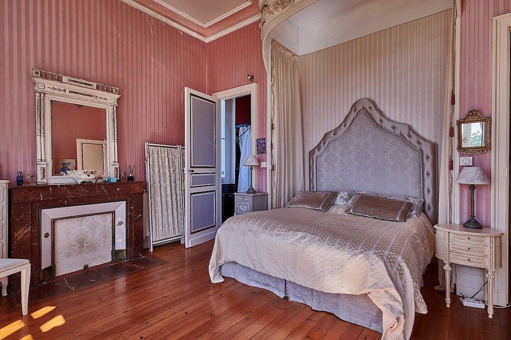 Chateau Lena met spectaculair zwembad en panoramisch uitzicht! in Clairac, Marmande en omgeving