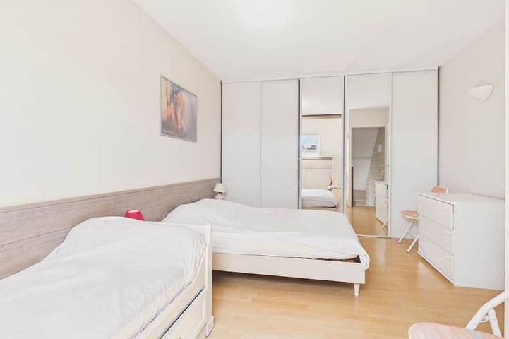Gîte pour 3 personnes, avec piscine et balcon dans Plage de la Govelle - 3