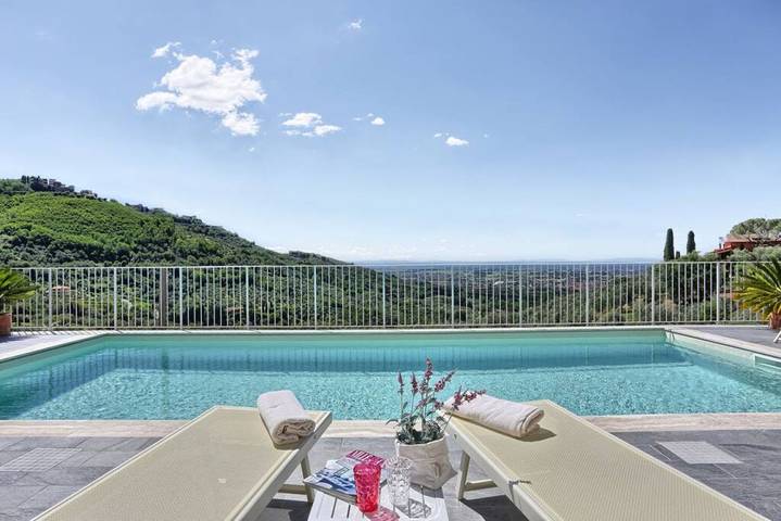 Villa per 12 persone, con Giardino e Piscina a Montecatini Terme