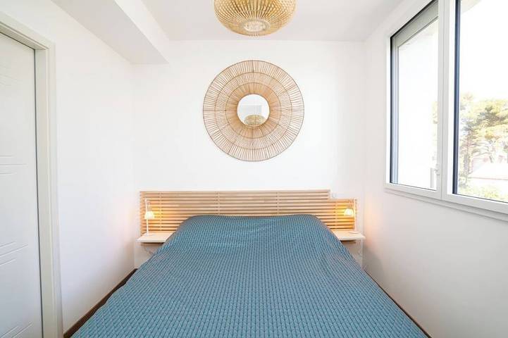 Gîte pour 4 personnes, avec piscine et jardin dans Calanque de Cap Rousset - 2