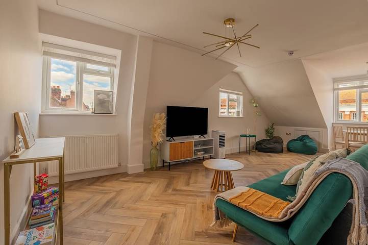 Apartment for 8 people in Harrow