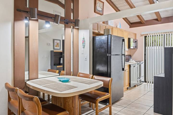 Entire studio, Sand Dune Shores in Palm Beach Shores, Singer Island