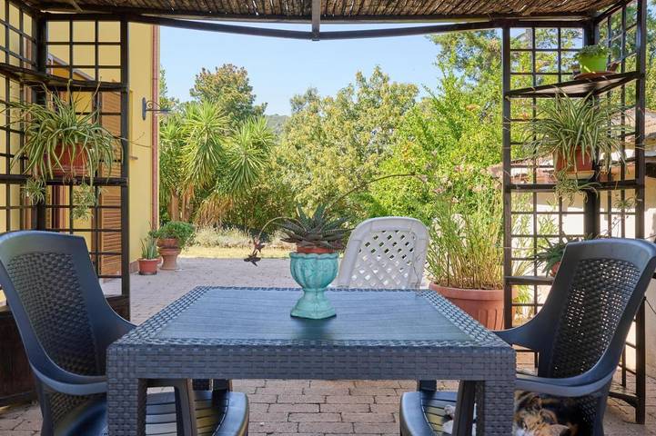 Appartamento per 2 persone, con giardino e panorama in Suvereto