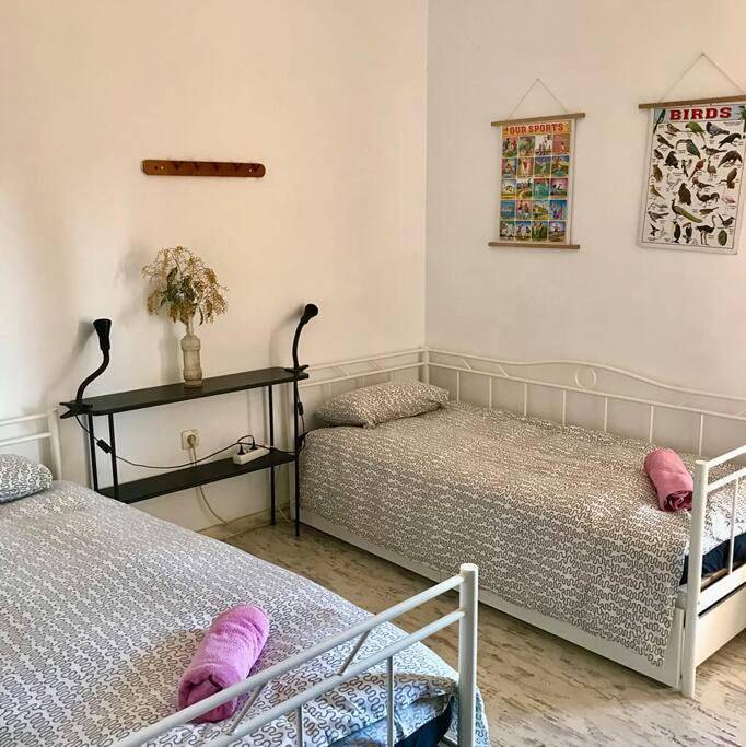 Location de vacances pour 12 personnes, avec vue ainsi que jardin et piscine, animaux acceptés à Cabrils - 4