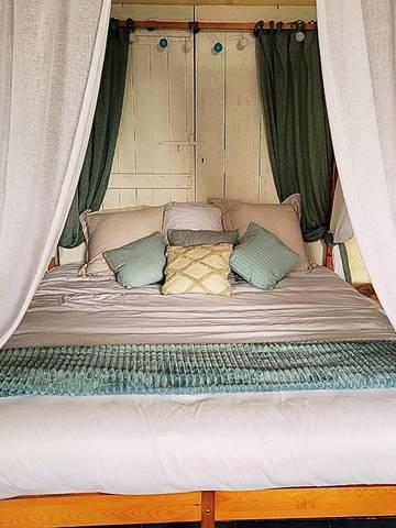 Chambre d’hôte pour 2 personnes, avec vue ainsi que piscine et jardin à Lugon-et-l'Île-du-Carnay