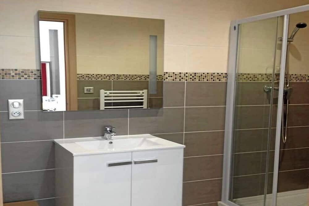 Appartement entier, Location appartement T2, 53m2 à Corte dans résidence calme in Corte, Parc naturel régional de Corse