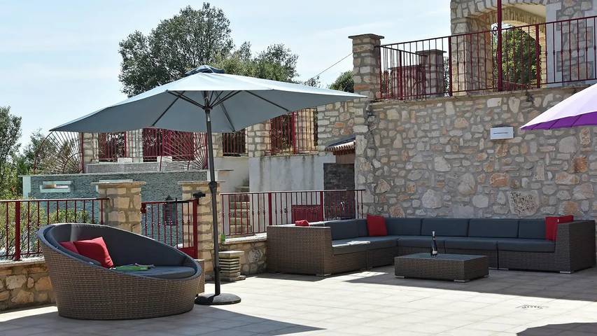 Location de vacances pour 9 personnes, avec jardin et piscine, animaux acceptés à Saint-Ambroix - 4