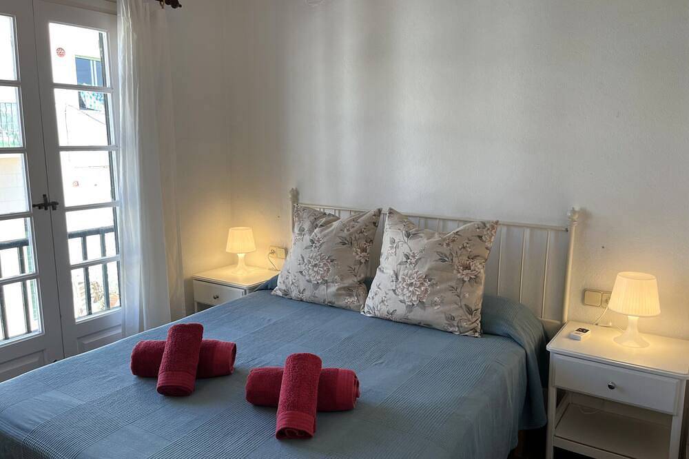 Apartamento entero, En primera linea y con piscina en Fornells in Fornells, Es Mercadal