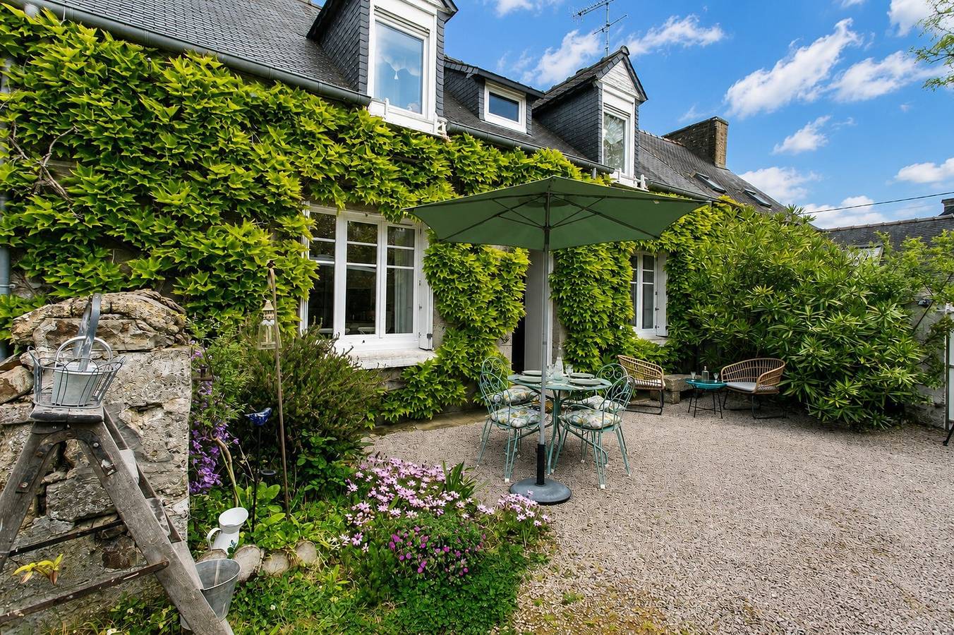 Casa de vacaciones «Cottage Au Petit Bonheur» con jardín compartido in Plouha, Côte de Goëlo