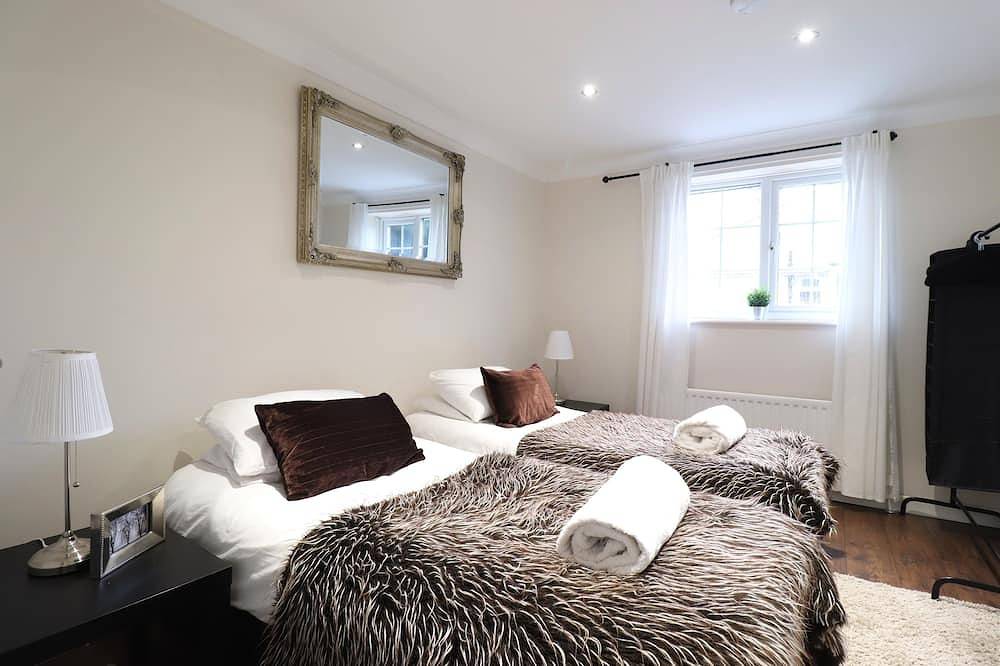 Lovely large property near Bournemouth in Christchurch, Dorset