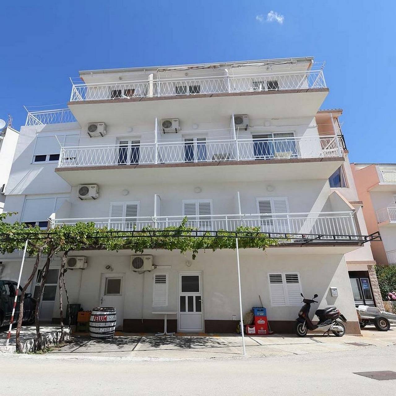 Ganze Wohnung, Studio Appartement mit Balkon und Meerblick Zivogosce - Blato, Makarska As-22253-b in Zivogosce, Makarska Riviera