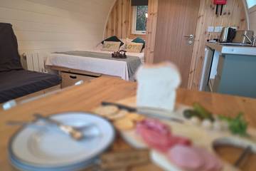 Glamping for 5 People in Gloucestershire, South West England, Photo 2
