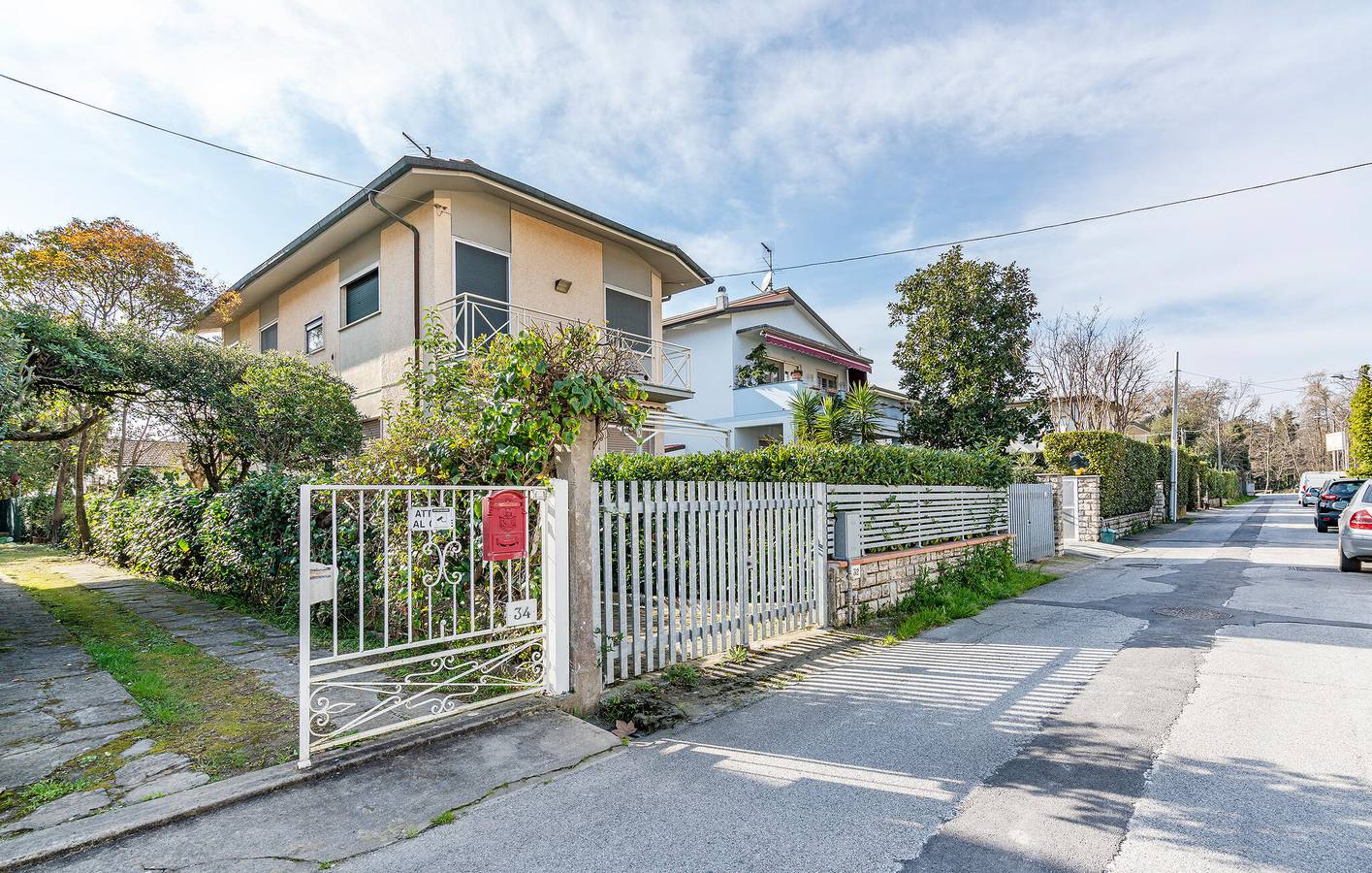 Encantador apartamento de 1 dormitorio con jardín, a 400 m de la playa de Bagno Firenze in Marina di Pietrasanta, Pietrasanta