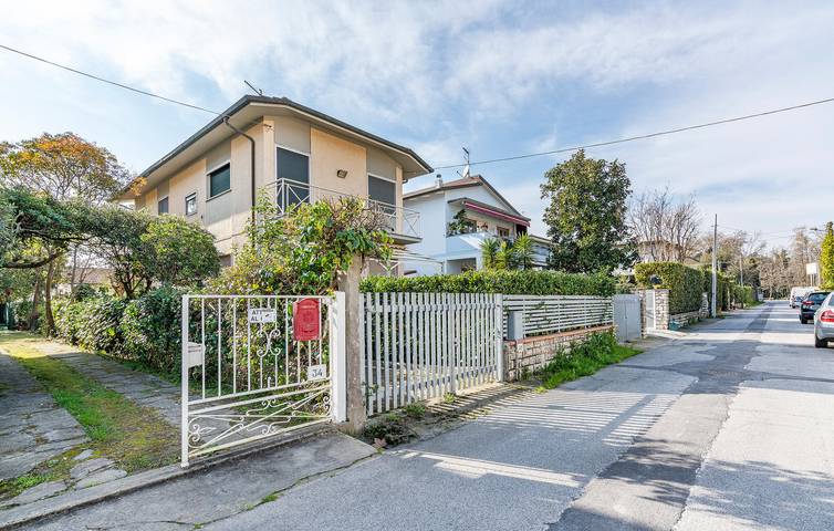 Location de vacances pour 5 personnes, avec jardin dans Marina di Pietrasanta - 2