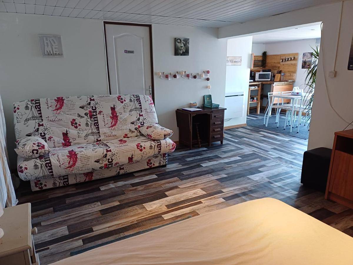 Double Room in Thaon, Région de Caen