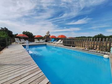 Cottage pour 3 personnes, avec terrasse et vue ainsi que piscine et jardin, animaux acceptés à Tomar
