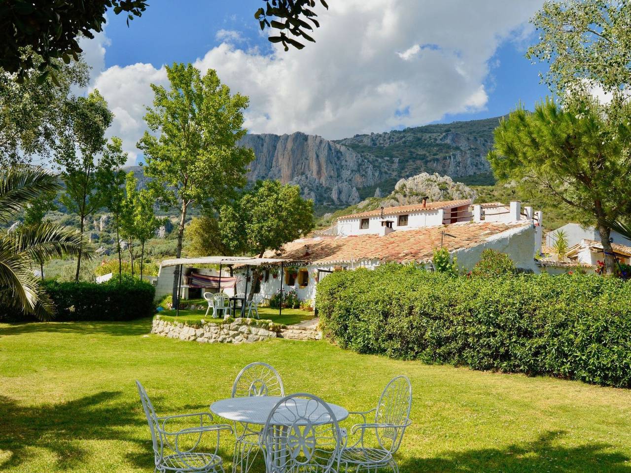 Cortijo Pulgarín Bajo - El Mirador in Alfarnatejo, Provincia de Málaga