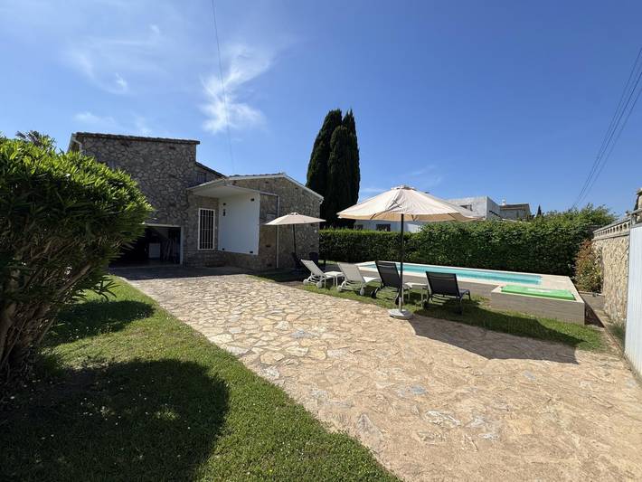 Casa rústica con piscina privada y aire acondicionado en Sant Martí d'Empúries in Sant Martí d'Empúries, La Escala